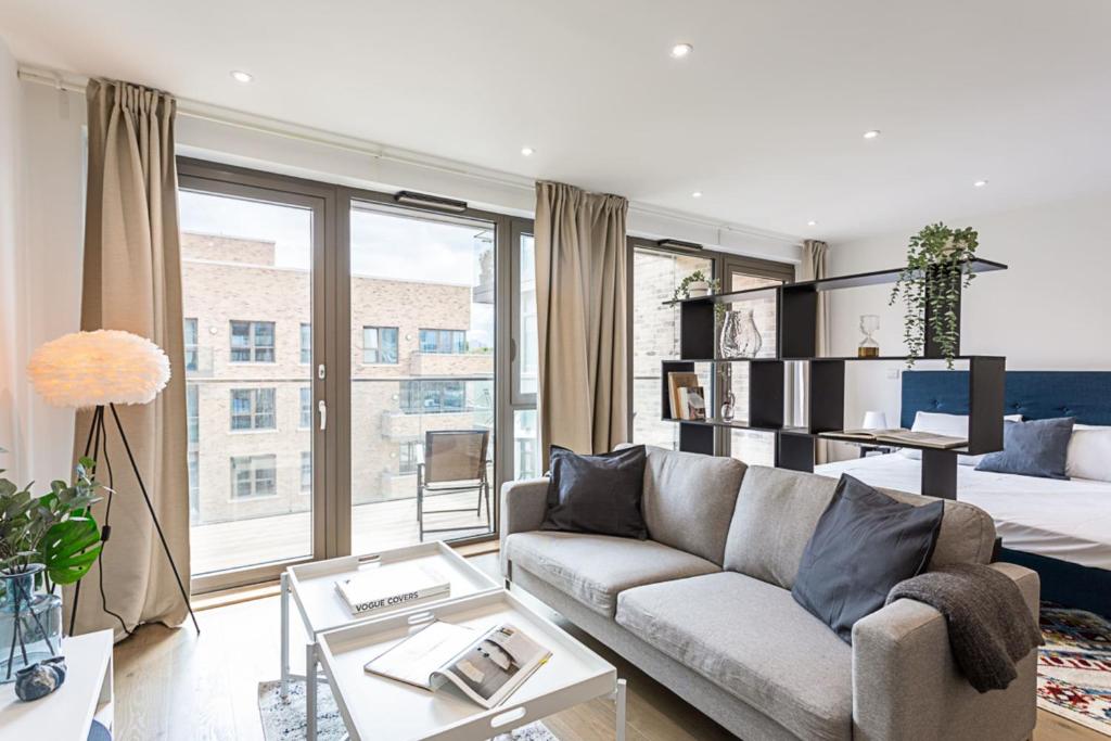 Studio Flat, London (updated prices 2024)