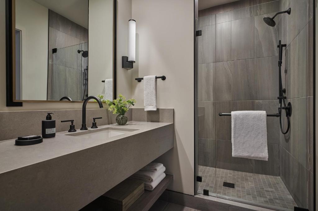 Pendry Park City - Resort View Double Double Double