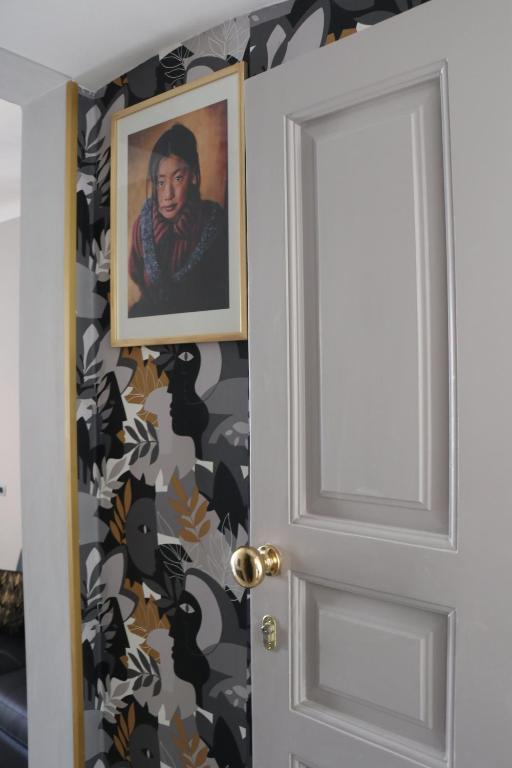 Calefati Gallery Luxury Apartment - 3