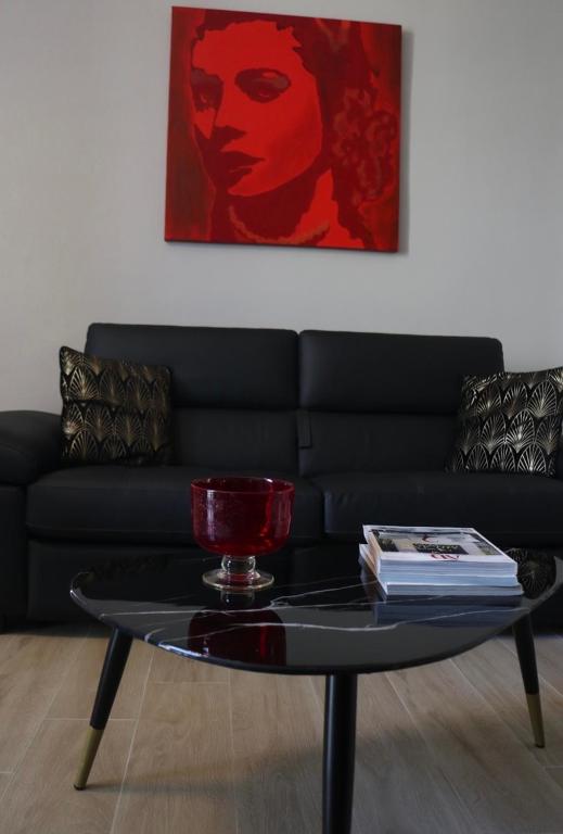 Calefati Gallery Luxury Apartment - 12