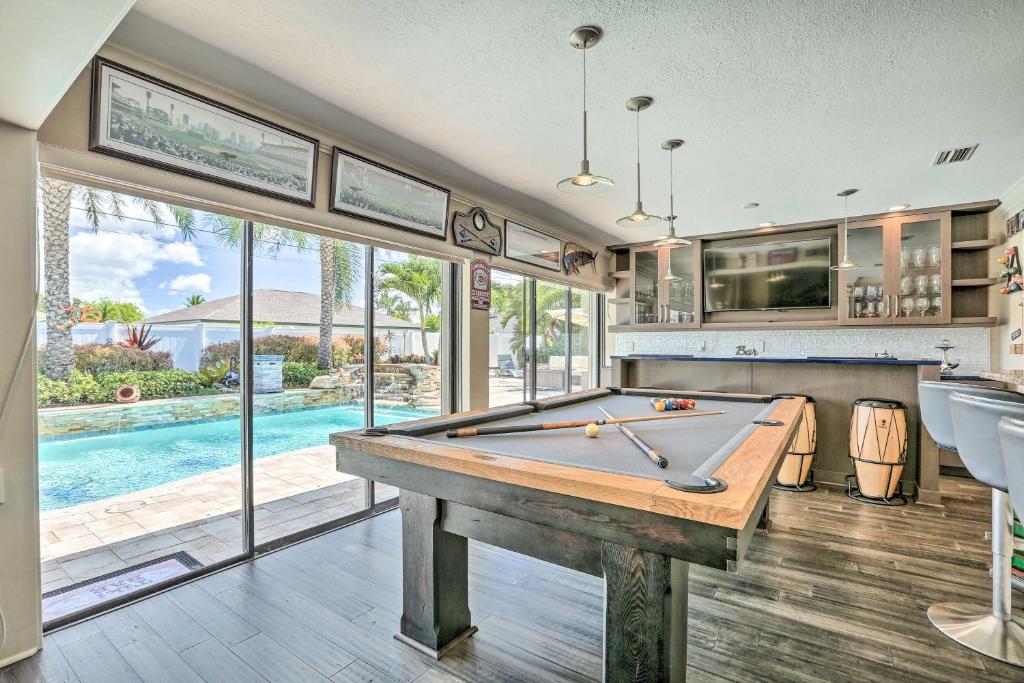 Luxe Cape Coral Escape with Pool 4 Mi to Beach - Housity