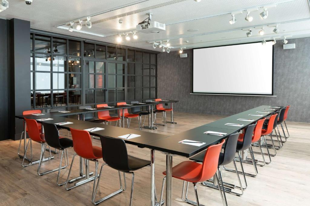 Radisson RED Brussels - Resim 27