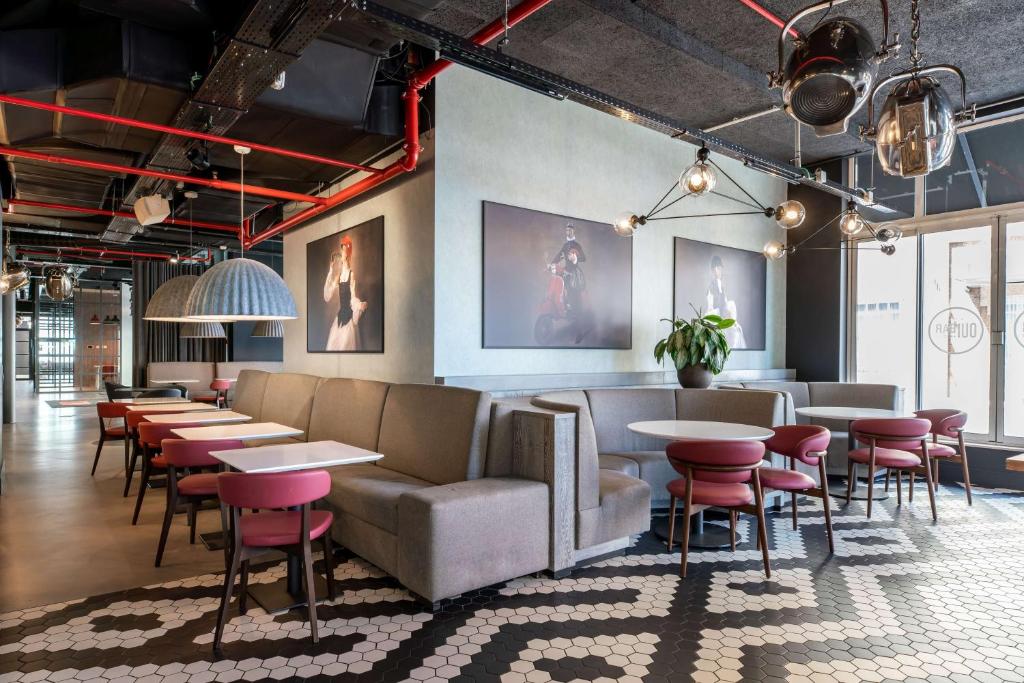 Radisson RED Brussels - Resim 22