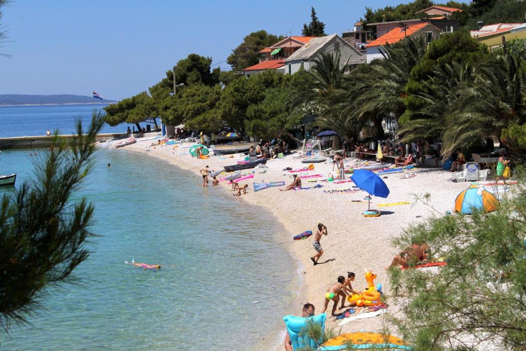 Fotografia z galérie ubytovania Apartments by the sea Promajna, Makarska - 2642 v destinácii Promajna