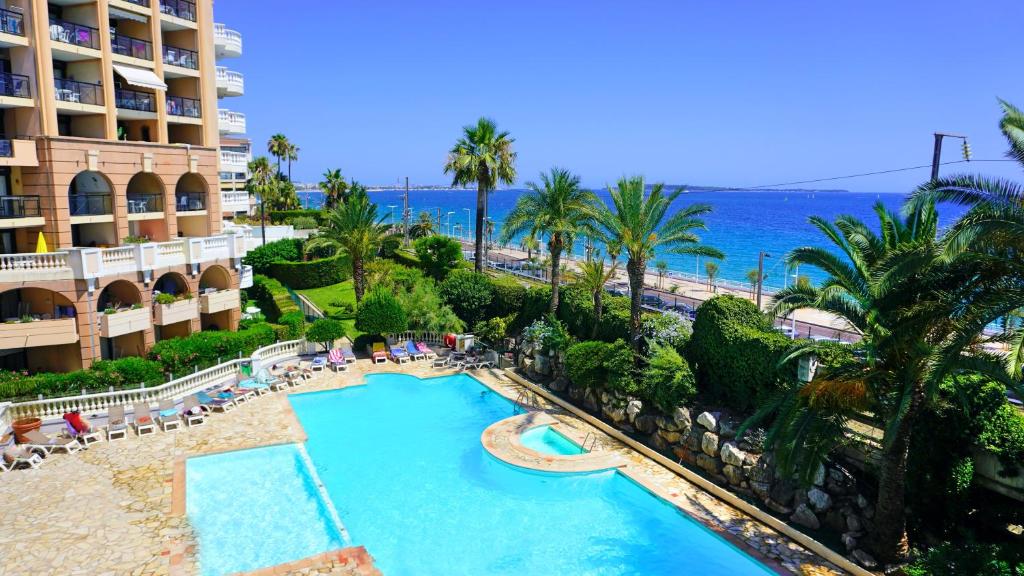 Zdjęcie z galerii obiektu Appartement 365, 4 personnes, vue mer By Palmazur w Cannes