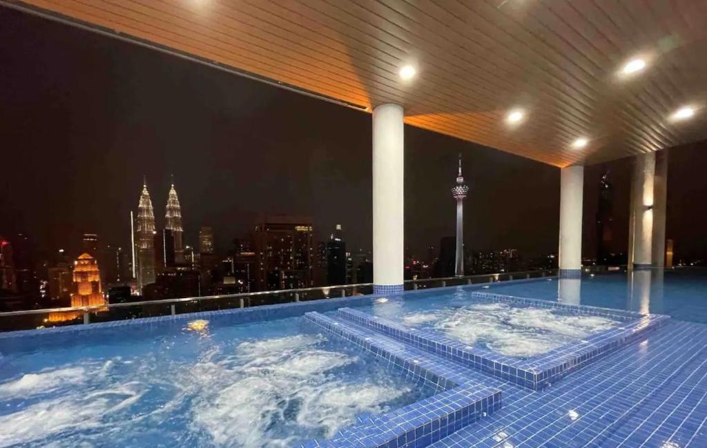 Luxury 2br duplex infinity pool kl view 2fang 3yu tao fang