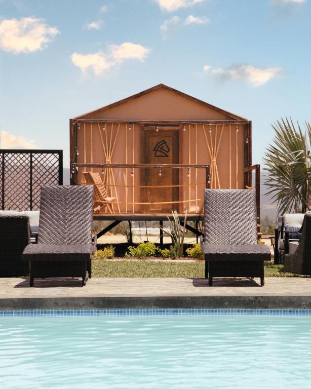 Bazén v ubytování Indomito Resort & Hotel Boutique nebo v jeho okolí