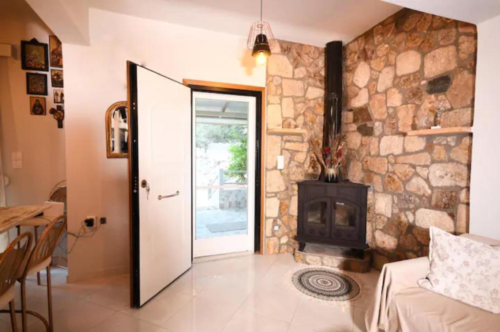 Posedenie v ubytovaní Sarti View House