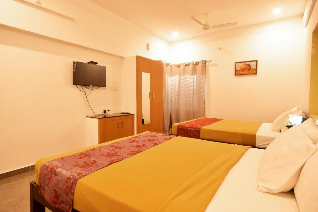 BHARATHI RESIDHOME - Deluxe Family Suite