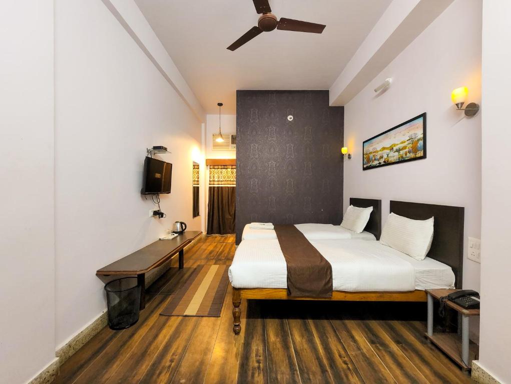 Shivani Palace Hotel, Restaurant & Party Hall - Dubbele Of Dubbele Kamer