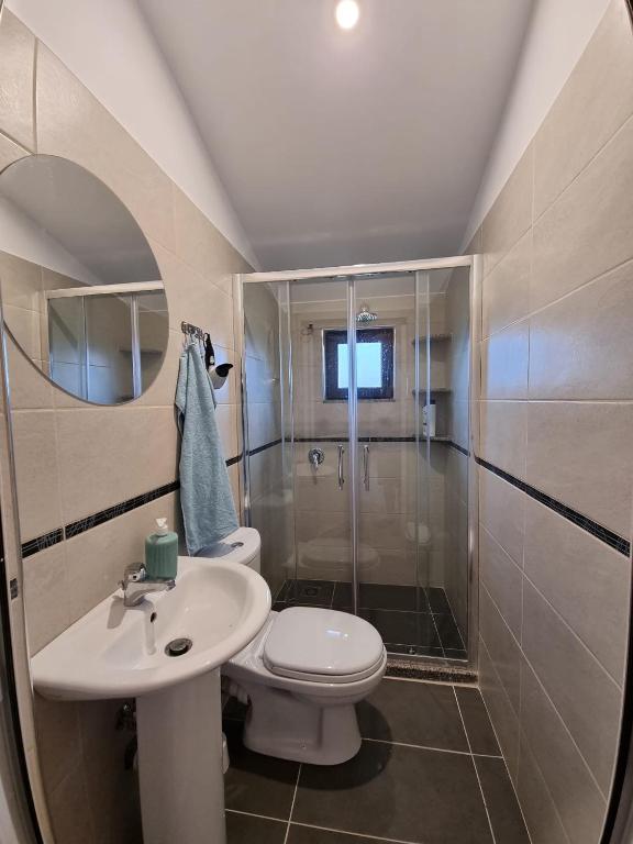 Koupelna v ubytování Ballkan B&B 1