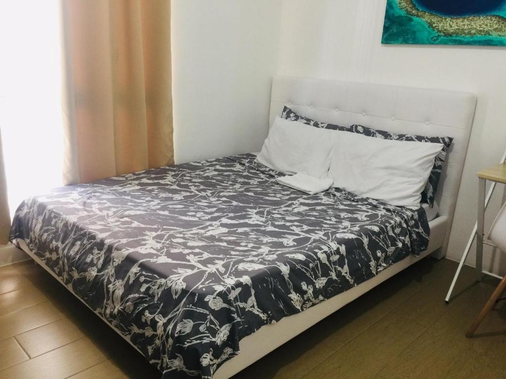 Near Manila Airport Spacious Condo Unit