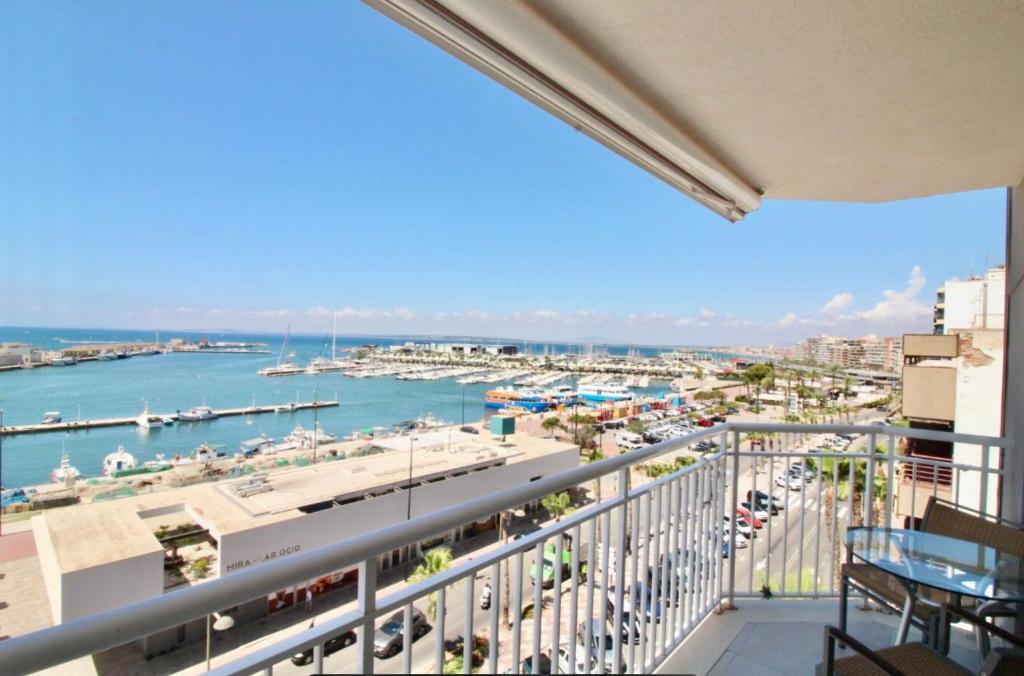 Lujoso apartamento en 1ª línea recién reformado, Santa Pola ...