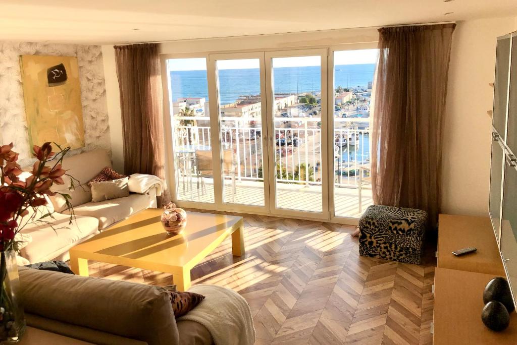 Lujoso apartamento en 1ª línea recién reformado, Santa Pola ...