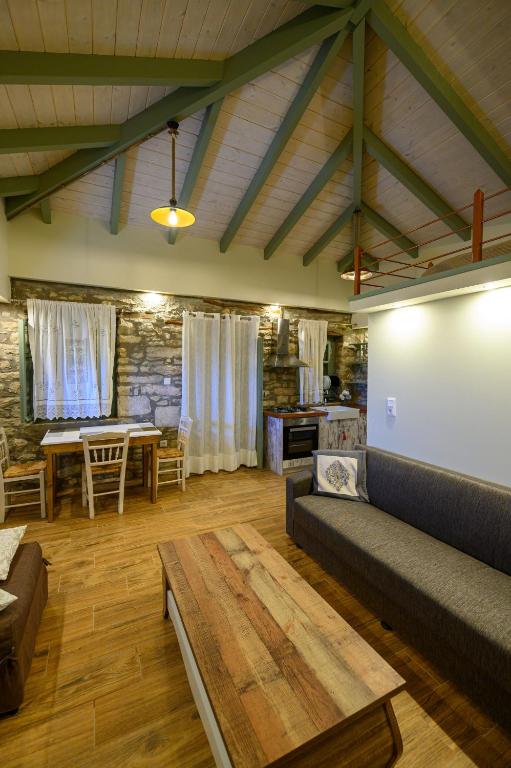 A seating area at Kalochori Luxury Cottage