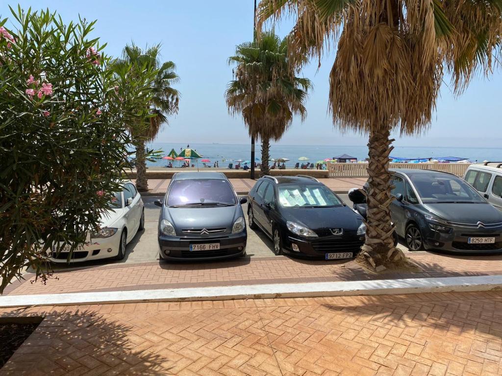 Fotografia z galérie ubytovania Beachfront two-bedroom apartment in Fuengirola v destinácii Fuengirola