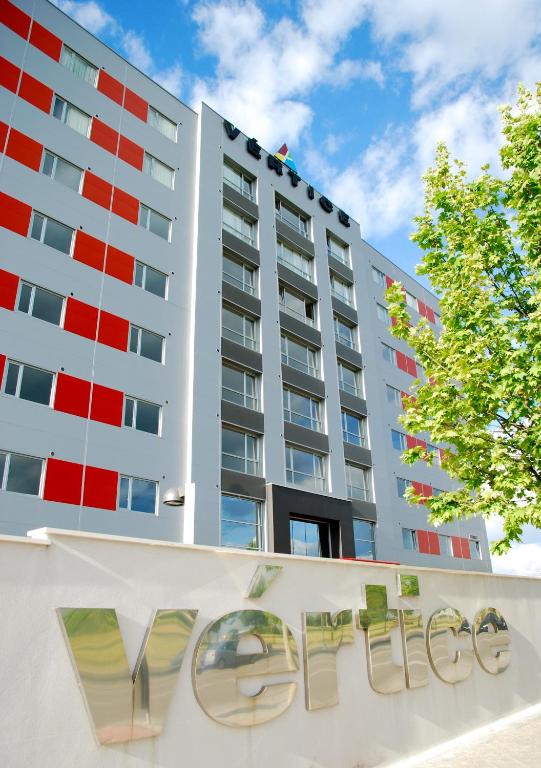 Edificio en el que se encuentra el hostal o pensión