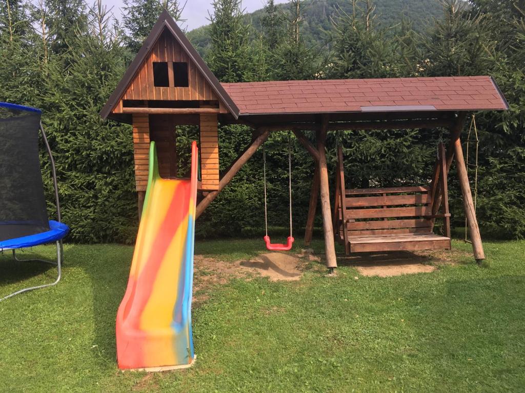 Herní místnost nebo prostor pro děti v ubytování Chalupa pod lipami