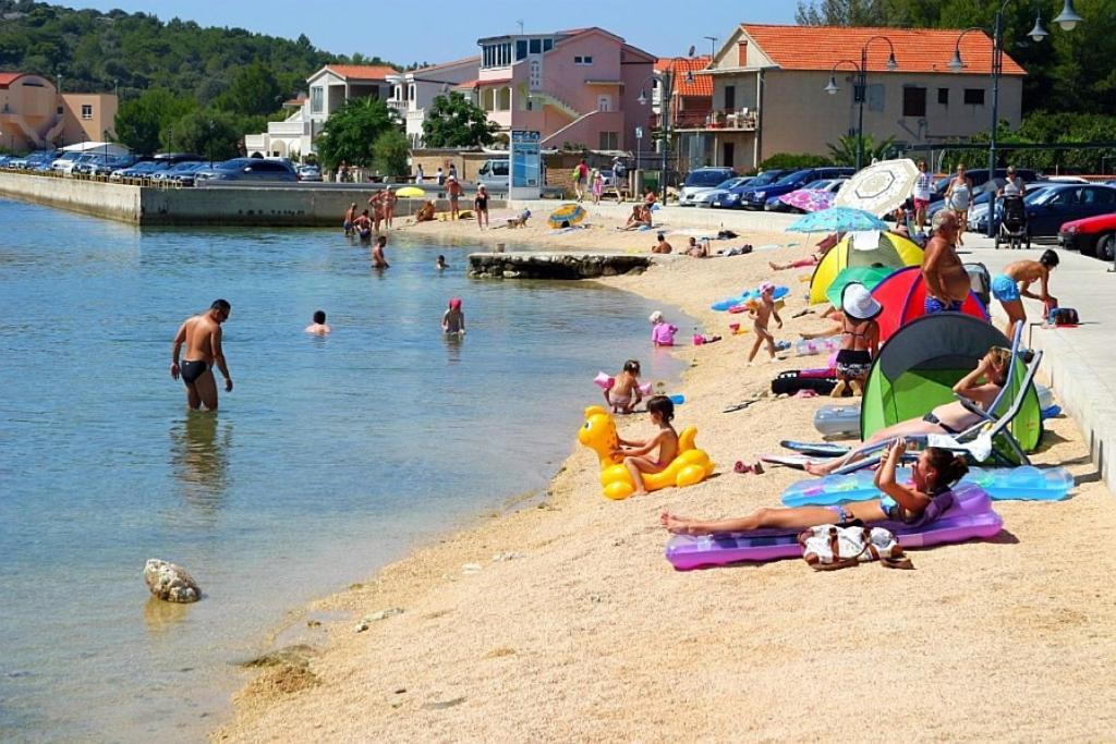 Fotografie z fotogalerie ubytování Apartments by the sea Rogoznica - 18746 v Rogoznici
