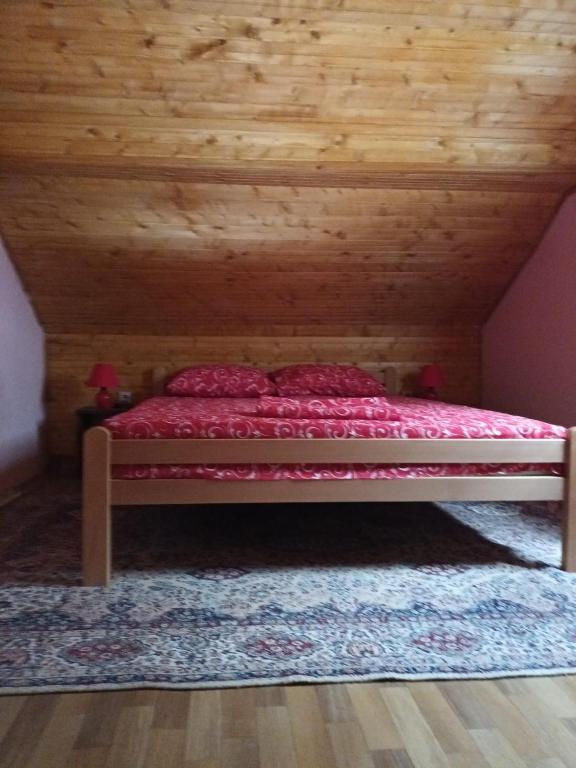 Postel nebo postele na pokoji v ubytování Etno Avlija Srebrno jezero