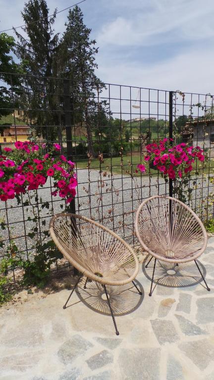 Zdjęcie z galerii obiektu Sotto La Vigna Charm Stay Adults only vacation Appartement Hayloft w mieście Montegrosso dʼAsti