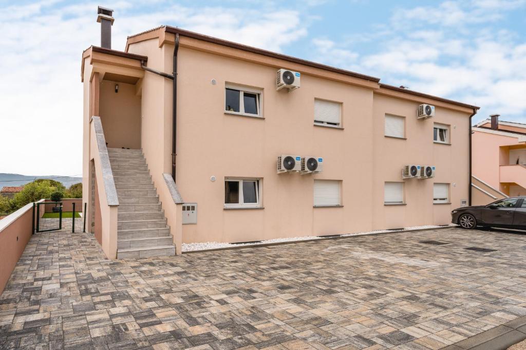 Budova, kde se apartmán nachází