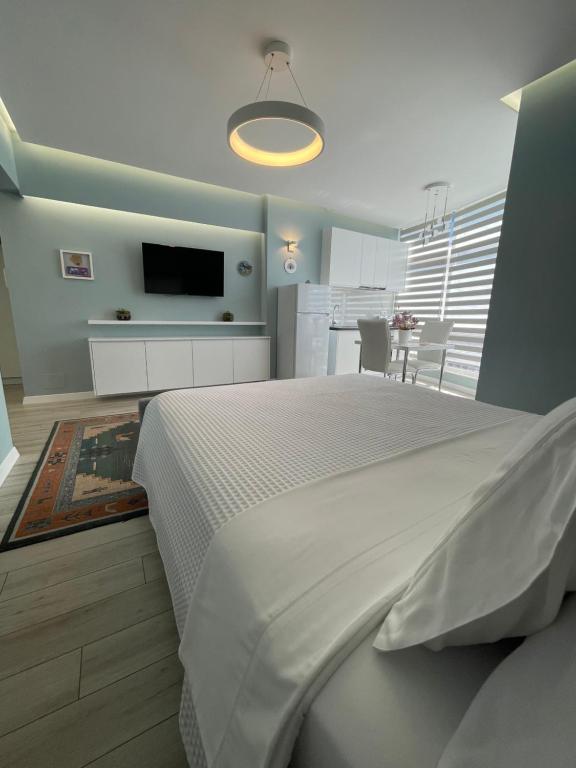 Comfort Apartment In City Center - Image 10