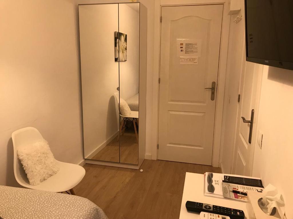 ViNALUX - Single Room