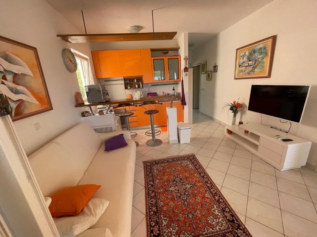 Fotografie z fotogalerie ubytování Exclusive Apartment Croatia Sun and Sea View - Garden and Free Parking - Zrce v Novalji