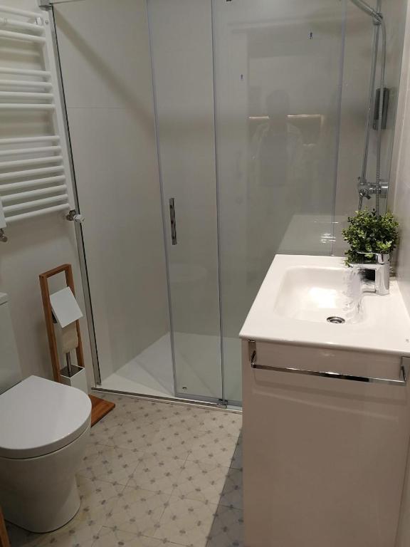 Koupelna v ubytování Glory Suite with AC License ESS02463