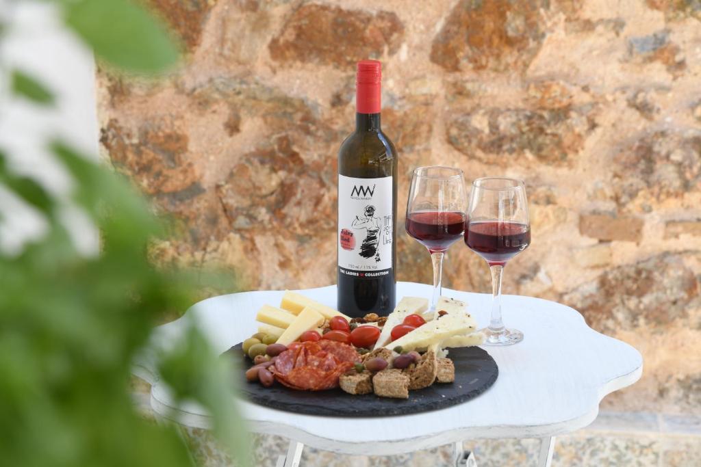 Neapolis 1897 Boutique Luxury Rooms - Resim 7