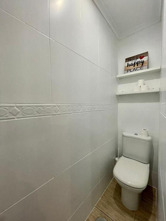 A bathroom at A Das Marias GALLERY