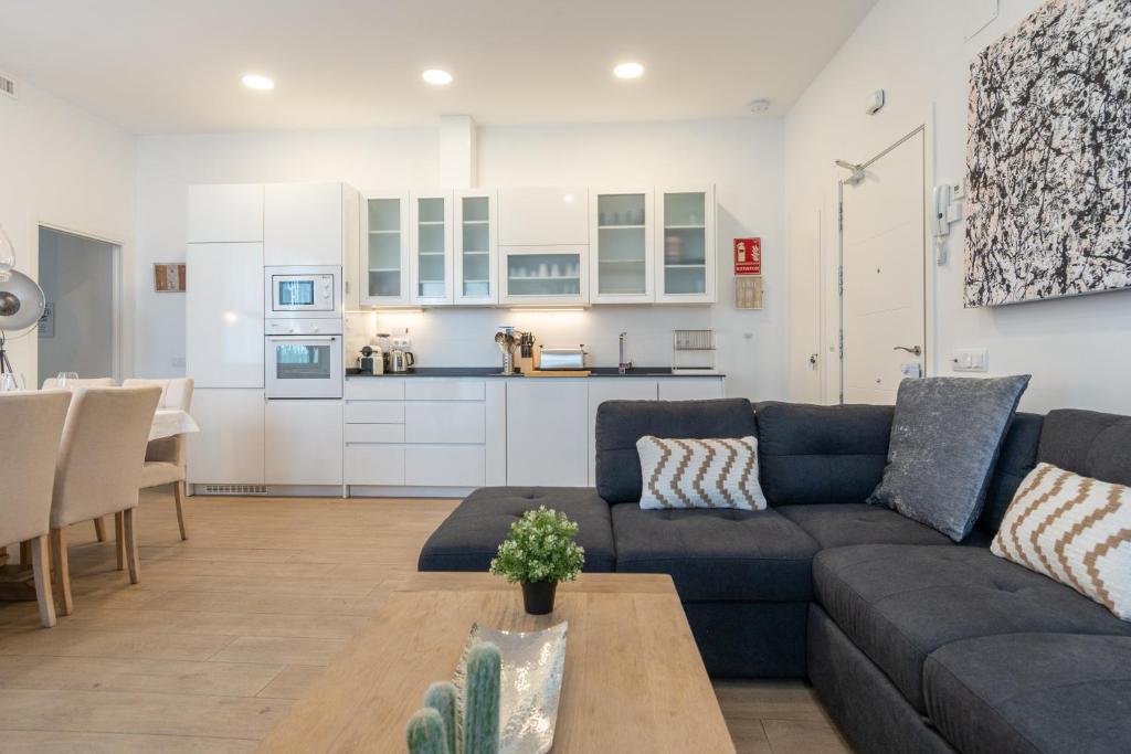 A kitchen or kitchenette at JACUZZI FULL exterior SOL, by MONARO*****