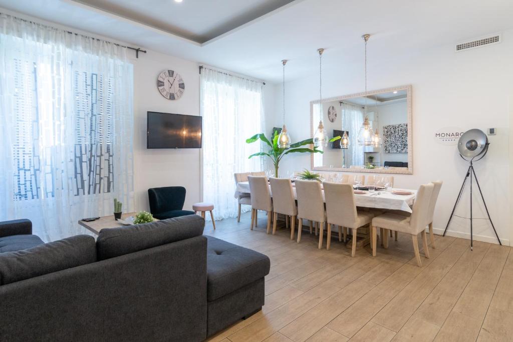 A kitchen or kitchenette at JACUZZI FULL exterior SOL, by MONARO*****