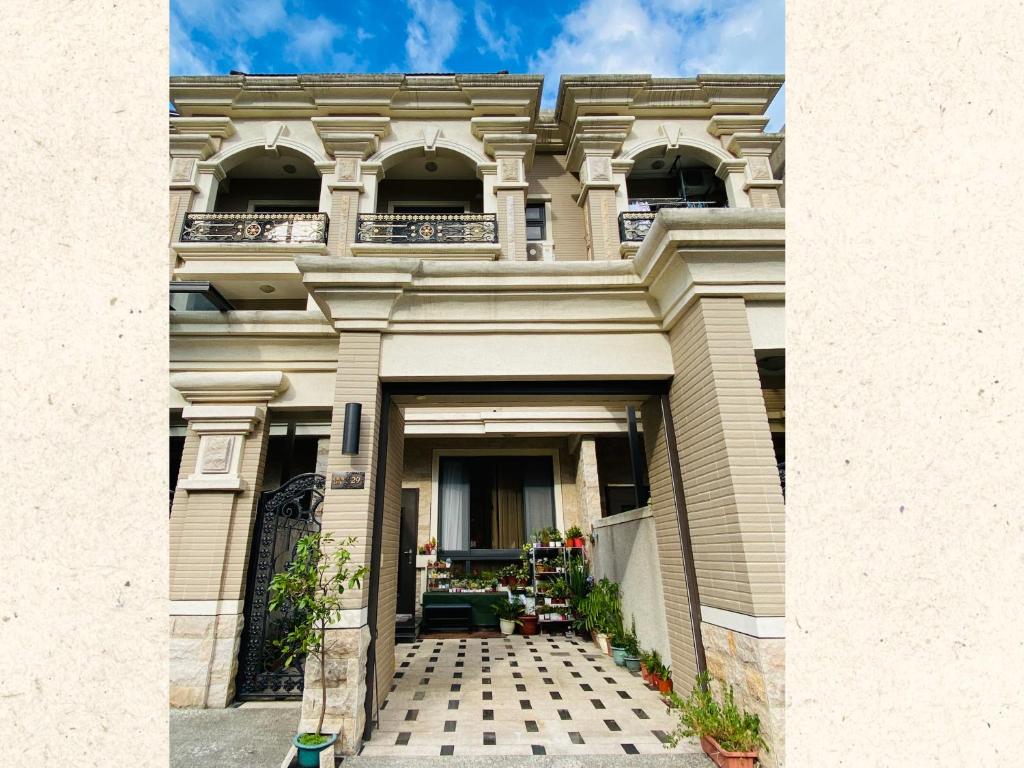 就光民宿評價、特色體驗、房價資訊、訂房連結 – 溫馨家庭旅宿與美景陽台 - 照片 2