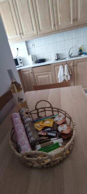 A kitchen or kitchenette at Plaka's Heart