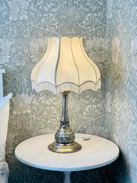 Villa Vintage B&B - Standaard Tweepersoonskamer Met Gedeelde Badkamer