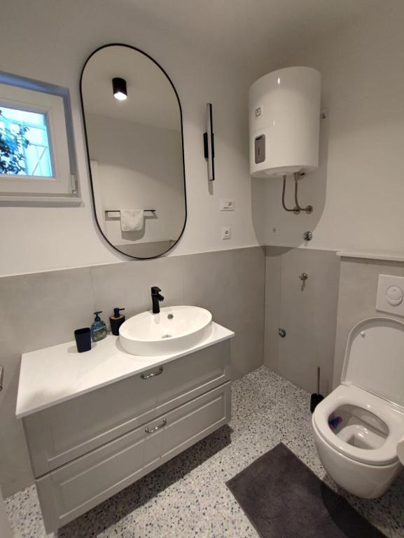 Koupelna v ubytování GaLa Apartments Zaostrog