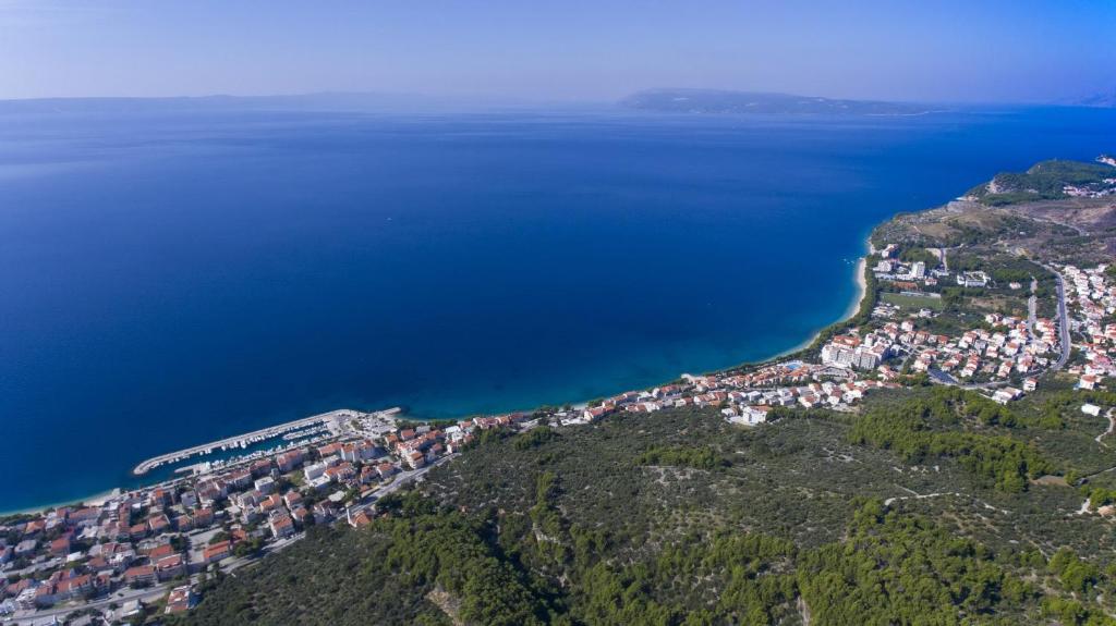 Fotografia z galérie ubytovania Apartments by the sea Tucepi, Makarska - 8742 v Tučepi