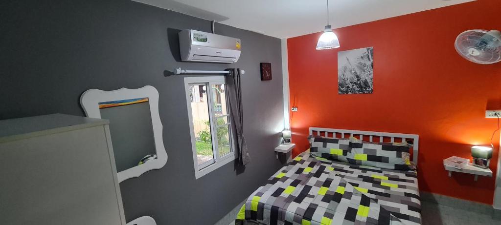 Postel nebo postele na pokoji v ubytování Karon Homes