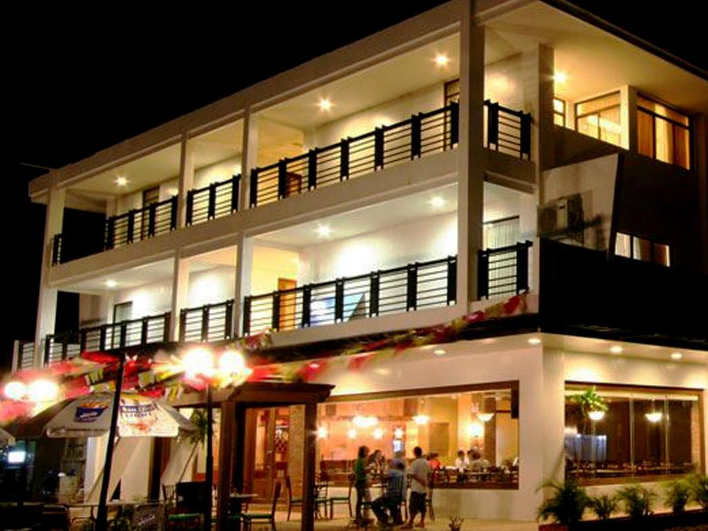 Gallery image of Coron Gateway Hotel & Suites in Coron