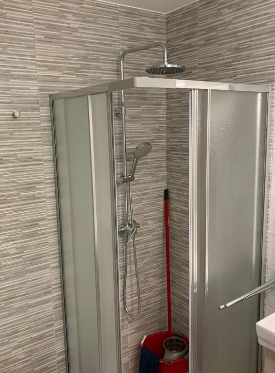 A bathroom at InterMezzo - located in the center of Salento equidistant from the 2 seas