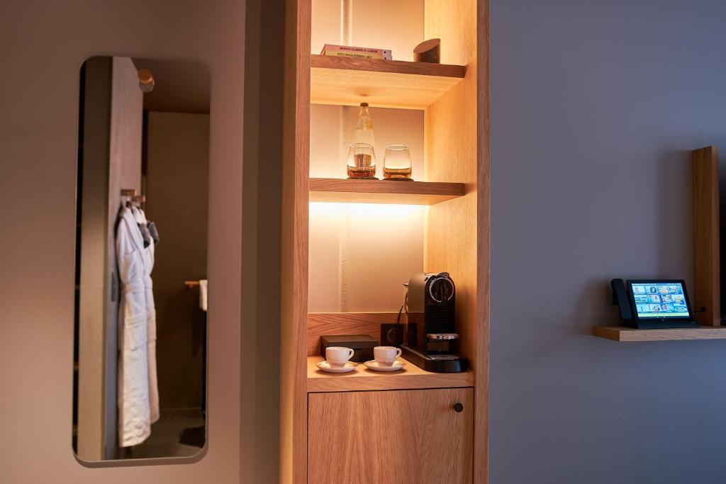 Kuchyň nebo kuchyňský kout v ubytování LOISIUM Wine & Spa Hotel Champagne