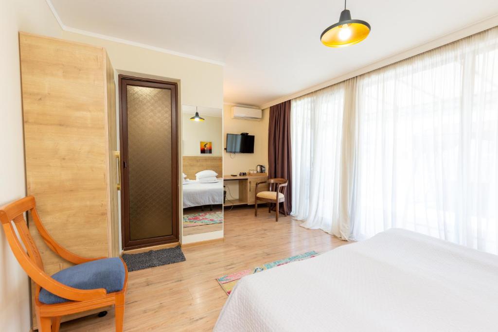 Hotel N16 - Habitación Doble De Lujo Con Balcón