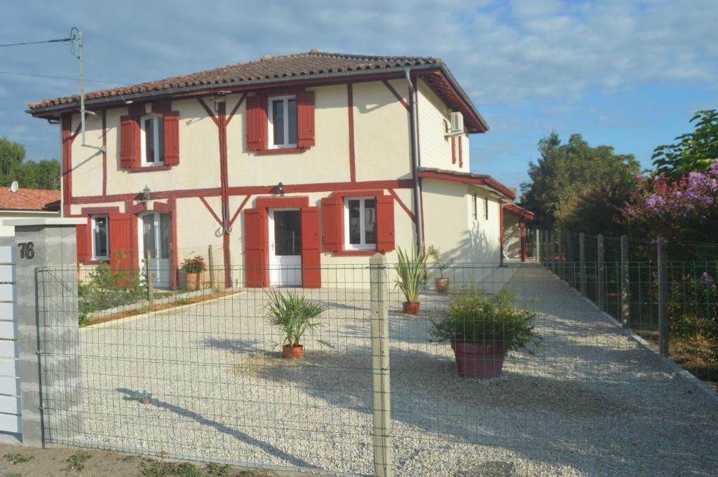 Charmante maison Landaise - Casa De Tres Dormitorios