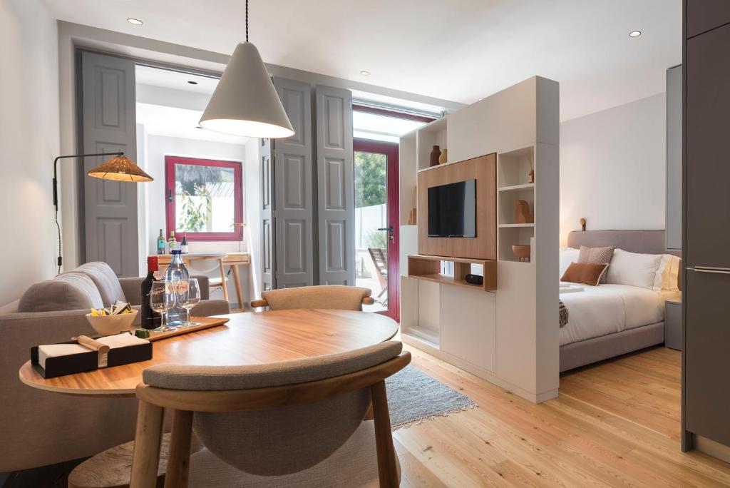 Tripas-Coração, Almada Charming City Center