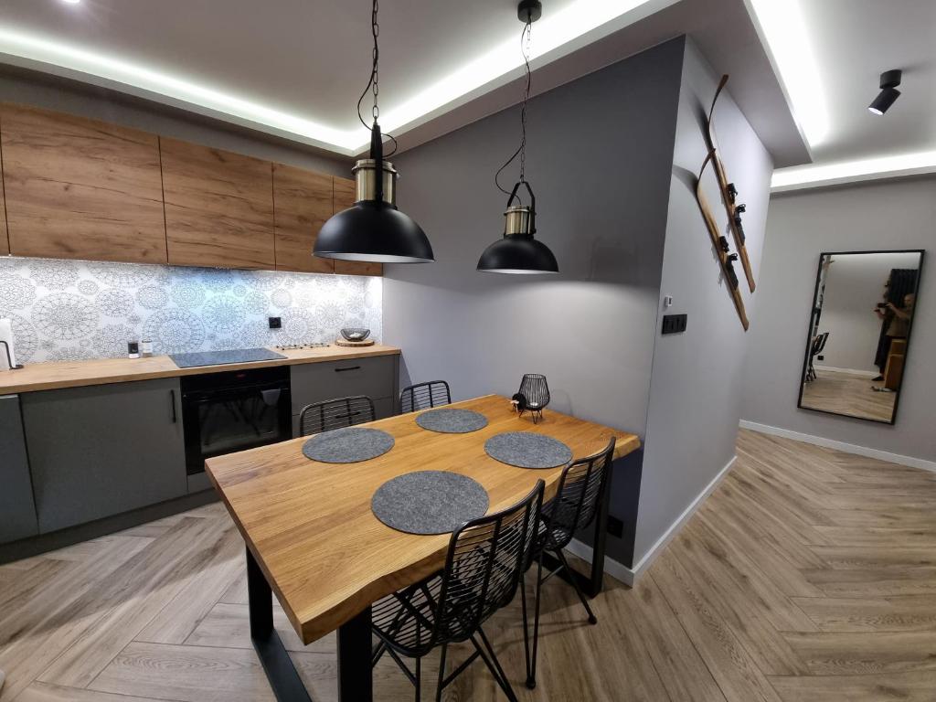 Kuchyň nebo kuchyňský kout v ubytování Apartament Wiślańskie Skije