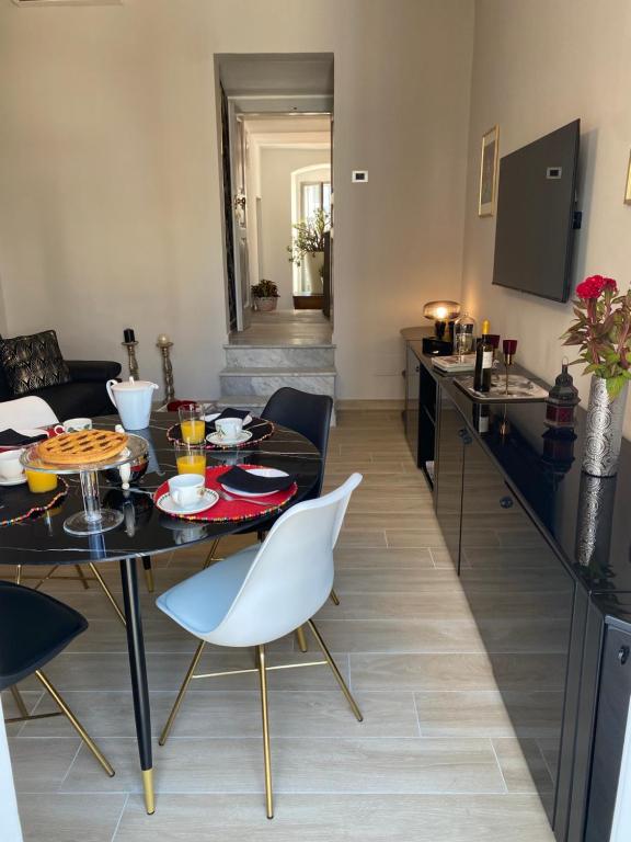 Calefati Gallery Luxury Apartment - 17