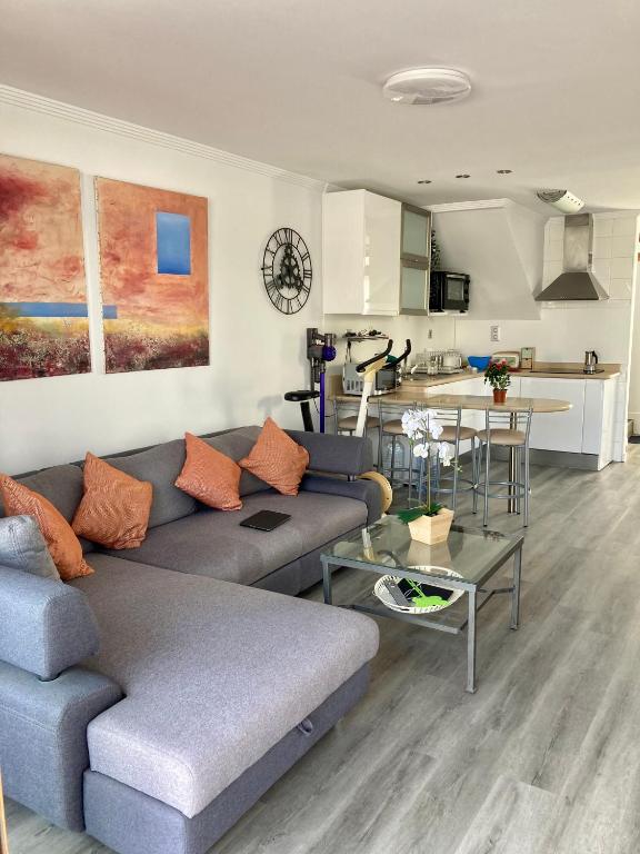 A kitchen or kitchenette at Sunny MASPALOMAS