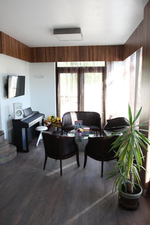 Гостиная зона в Milano Hotel